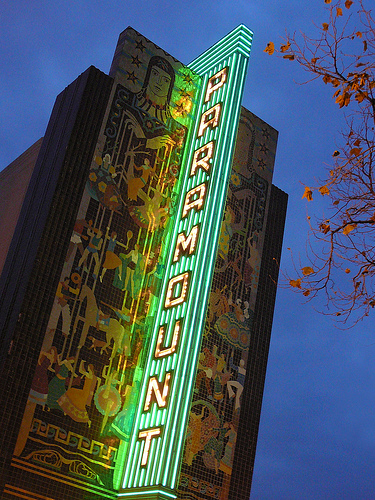 Paramount_marquee