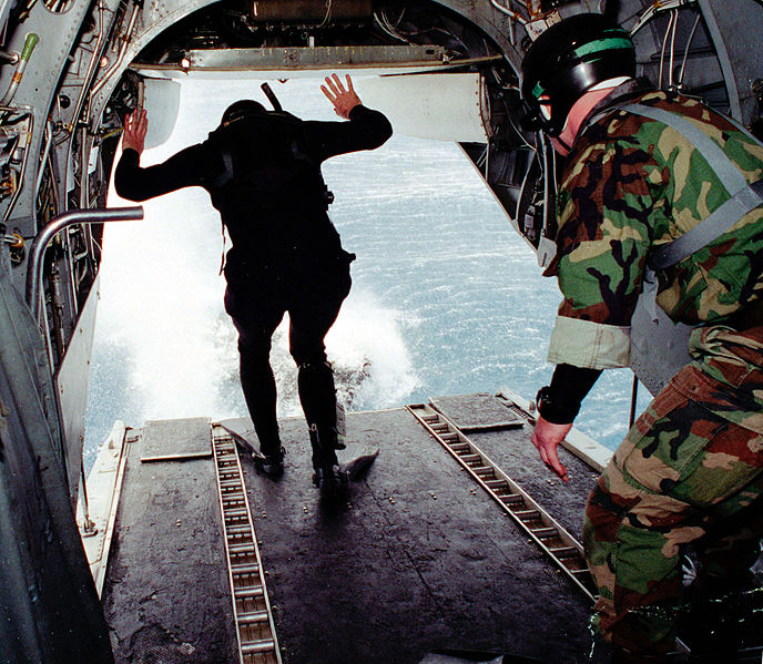 688px-US_Navy_990520-N-9593R-032_EODMU-2_members_jump_out_of_HH-46D_Sea_Knight