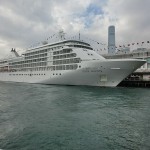 800px-HK_TST_Harbour_City_Ocean_Terminal_pier_parking_MV_Silver_Whisper_luxury_cruise_ship_Feb-2013