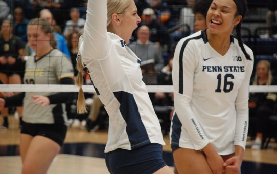 Penn State Women’s Volleyball Sweeps Illinois