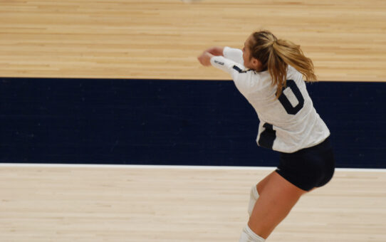Penn State Women's Volleyball Loses 3-2 To Minnesota