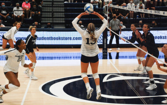 Penn State Volleyball Loses 3-2 To Stanford