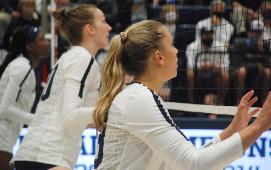 Penn State Volleyball Loses To No. 3 Wisconsin 3-2