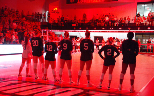 Penn State Volleyball Swept By Louisville In Rough Road Outing