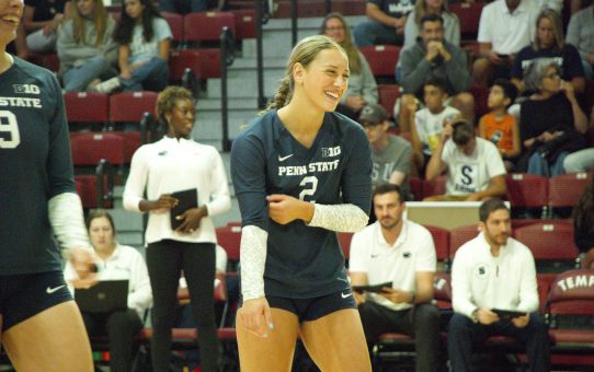 Penn State Volleyball Sweeps Temple, Gets Whole Roster Involved