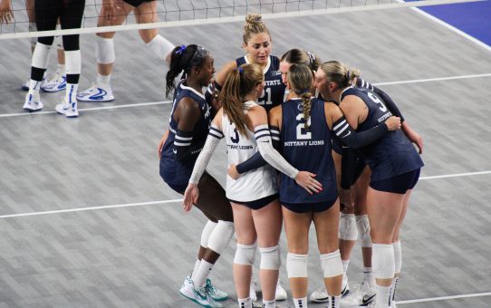 Camryn Hannah's Huge Night Helps Penn State Volleyball Reverse Sweep Kentucky